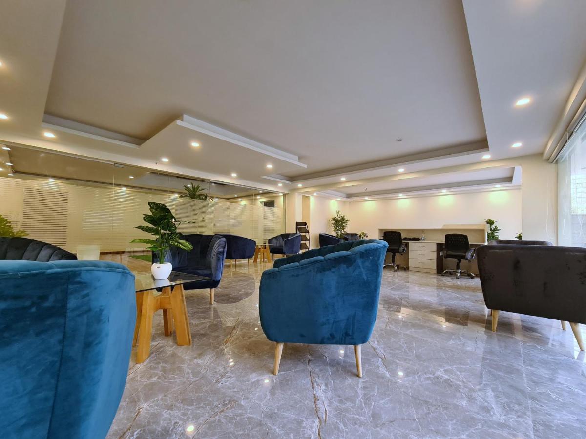 Hotel Golf View Sakura-Golf Course Road Gurgaon Exterior photo